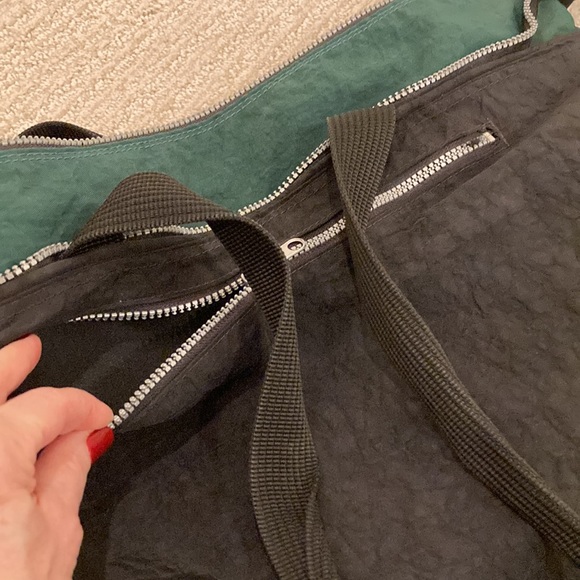 Evergreen and Black Nylon lightweight lined tote - Picture 9 of 10